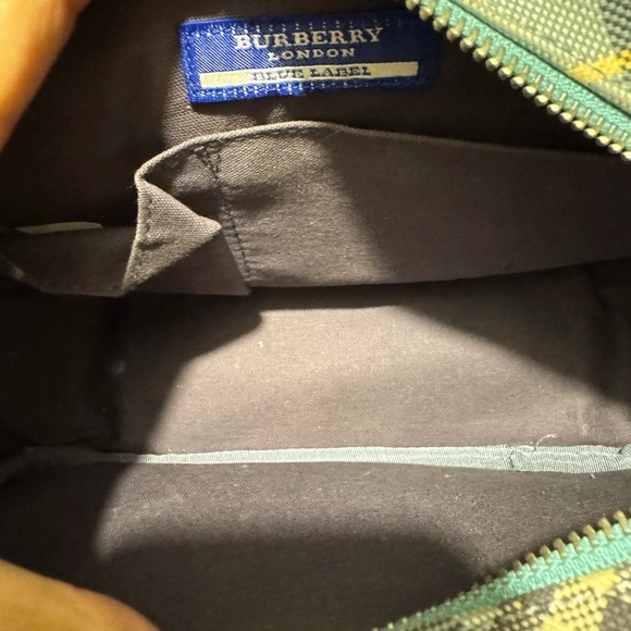 Burberry Plaid Crossbody Bag with Adjustable Strap - Picture 8 of 10